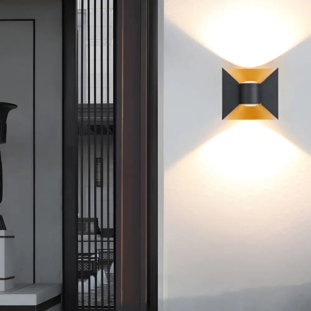 GeoGlow - Elegant Minimalist Wall Lamp
