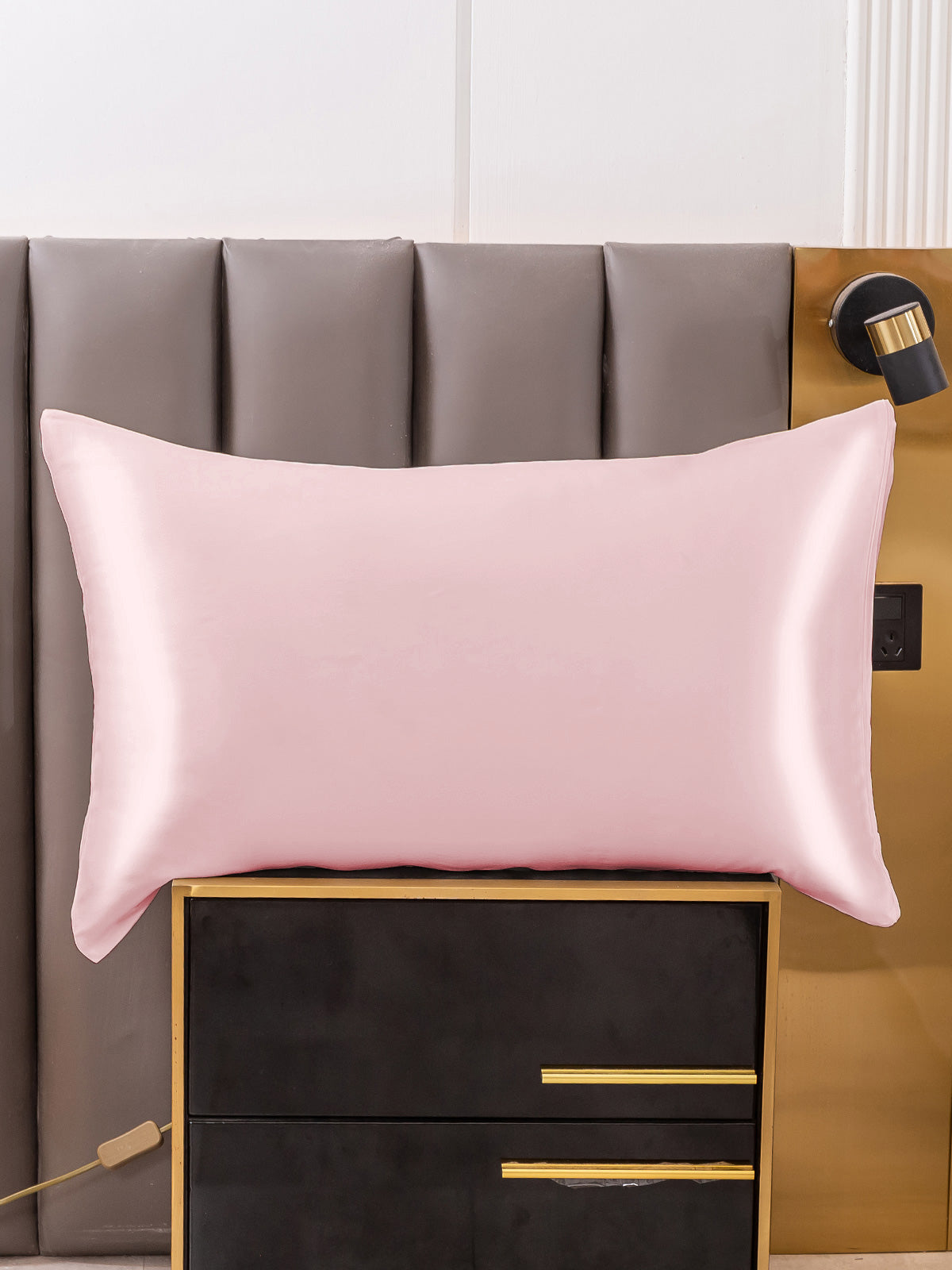 Smooth & Secure Closure Pillowcase Dreamardi