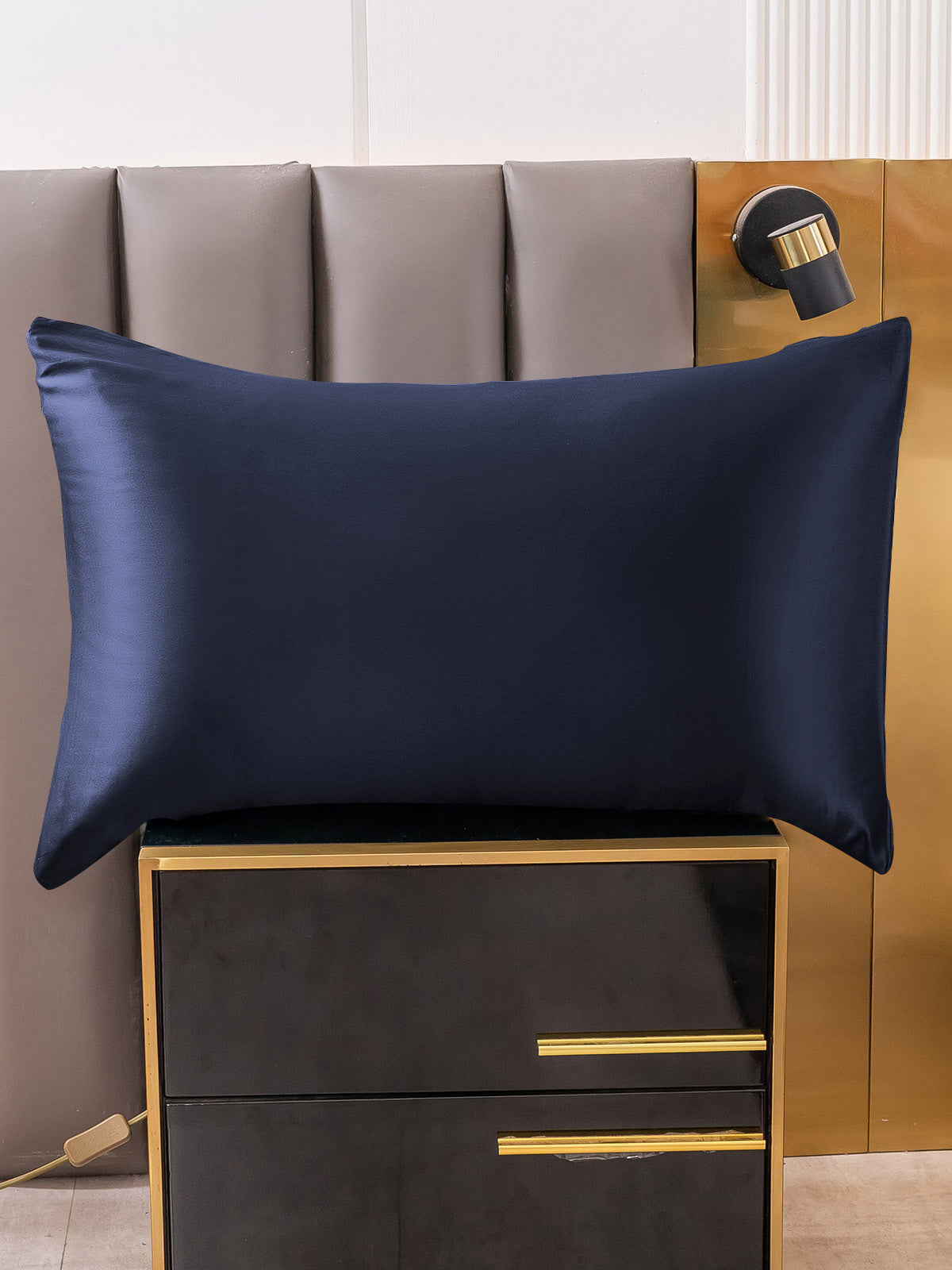 Smooth & Secure Closure Pillowcase Dreamardi