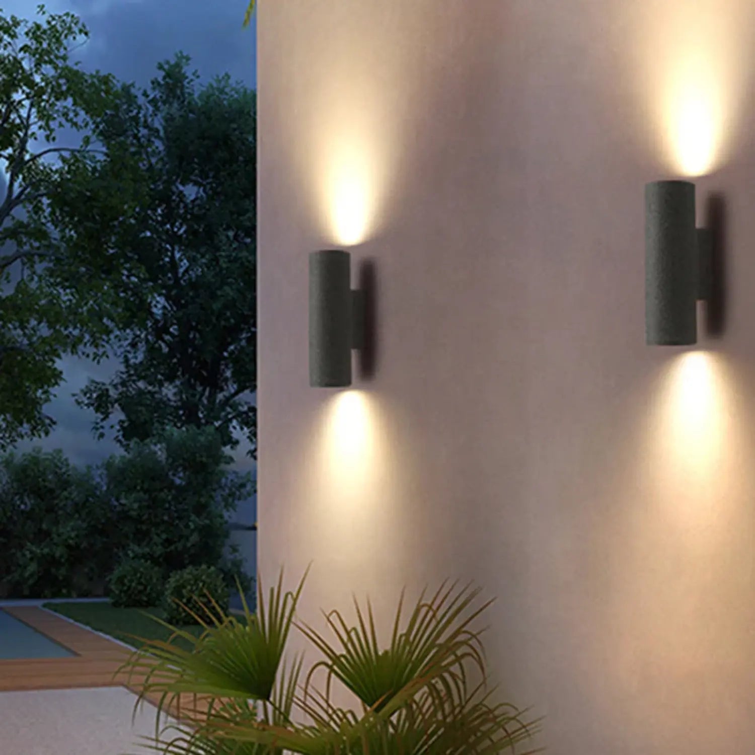 GlowBar - Sturdy Modern Design Outdoor Wall Lamp