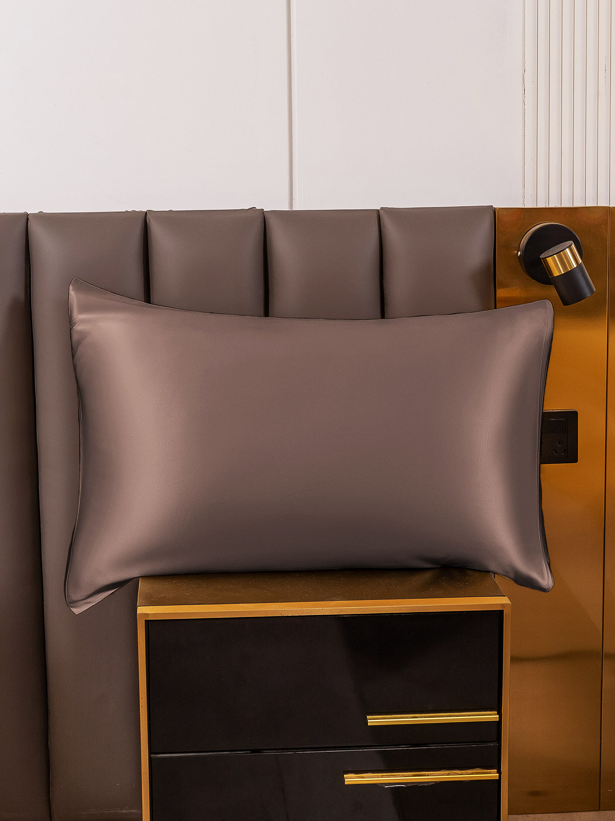 Smooth & Secure Closure Pillowcase Dreamardi