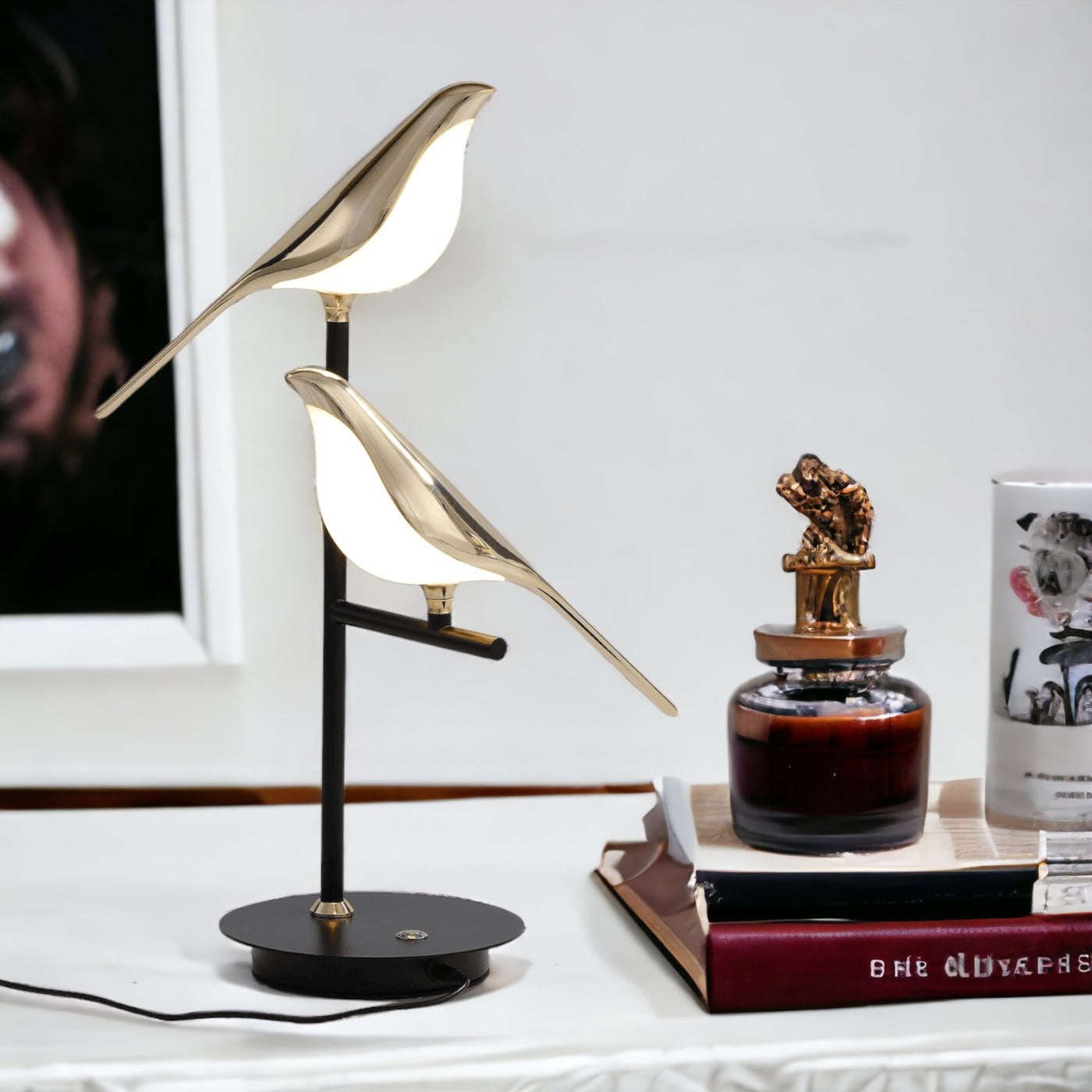 LumeBird - Compact LED Table Lighting