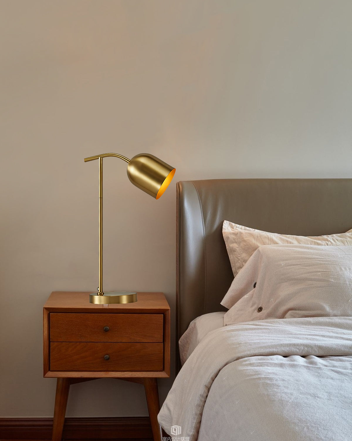 ShineArc - Modern Brass Detail Table Lamp