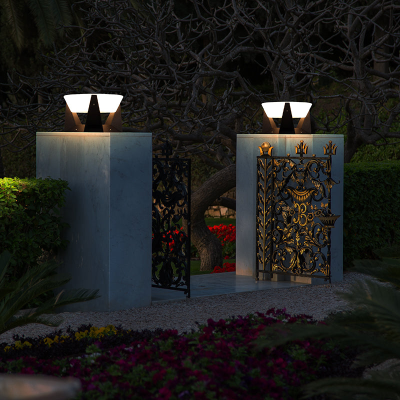 Solamp -Timeless Warm Lighting Solar Garden Lamp