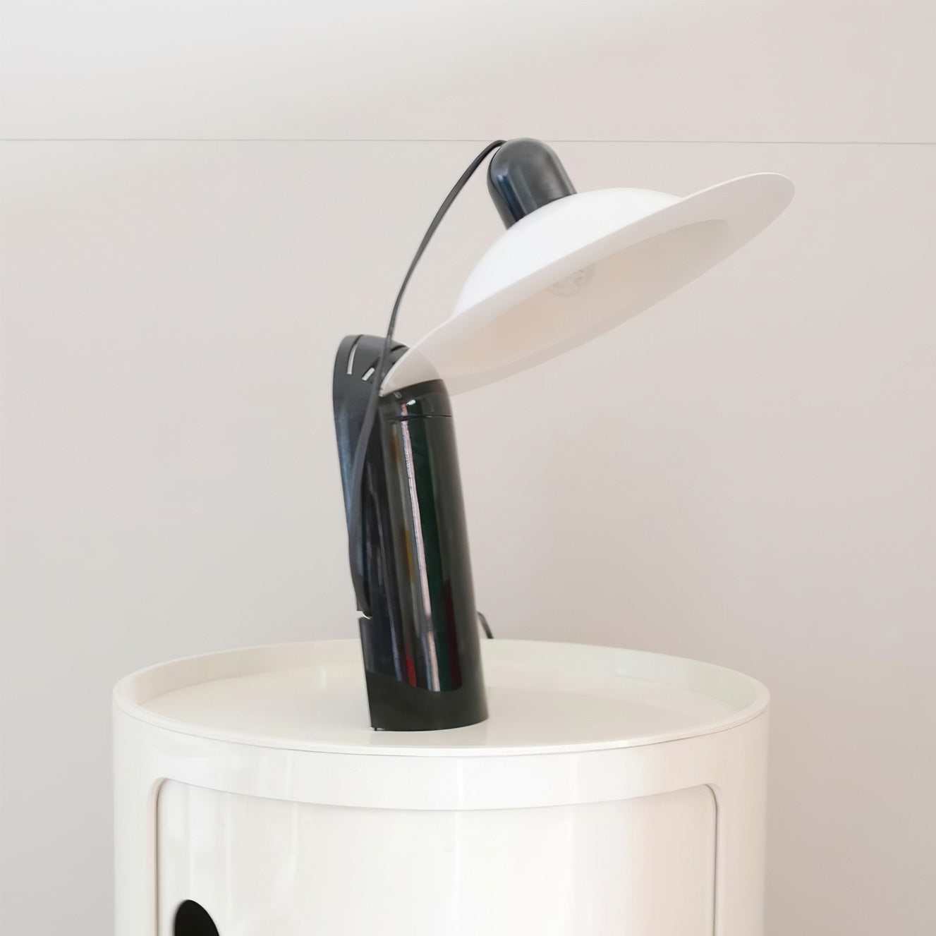 VibeLamp - Adjustable Shade Design Table Lamp