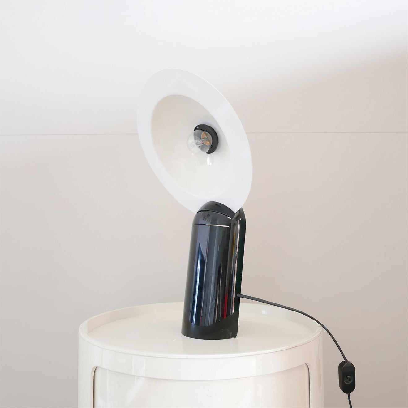 VibeLamp - Adjustable Shade Design Table Lamp