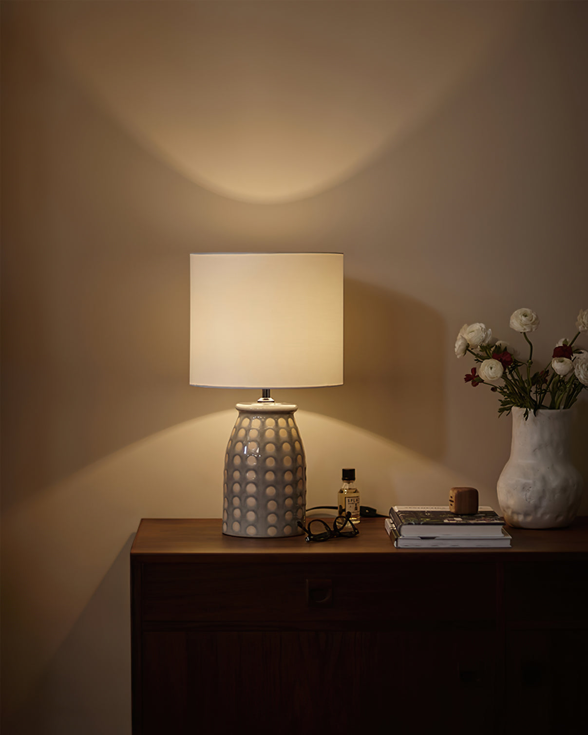 GlowVase - Vibrant Ceramic Table Lamp Timeless Look