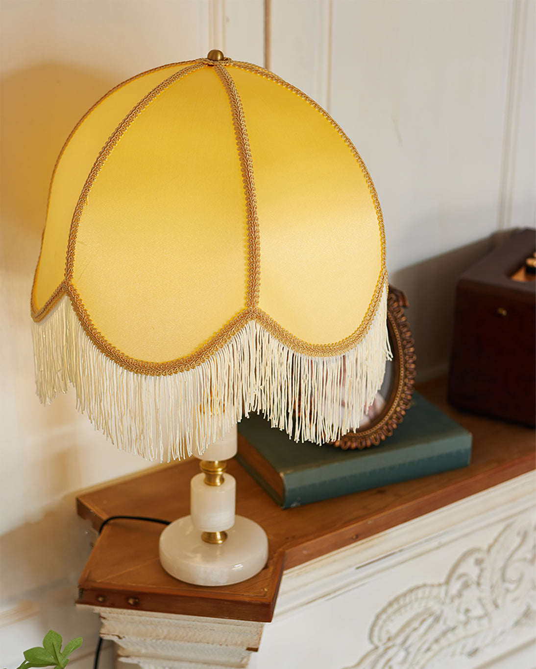 ChicGlow - Elegant Tassel Detail Table Lamp