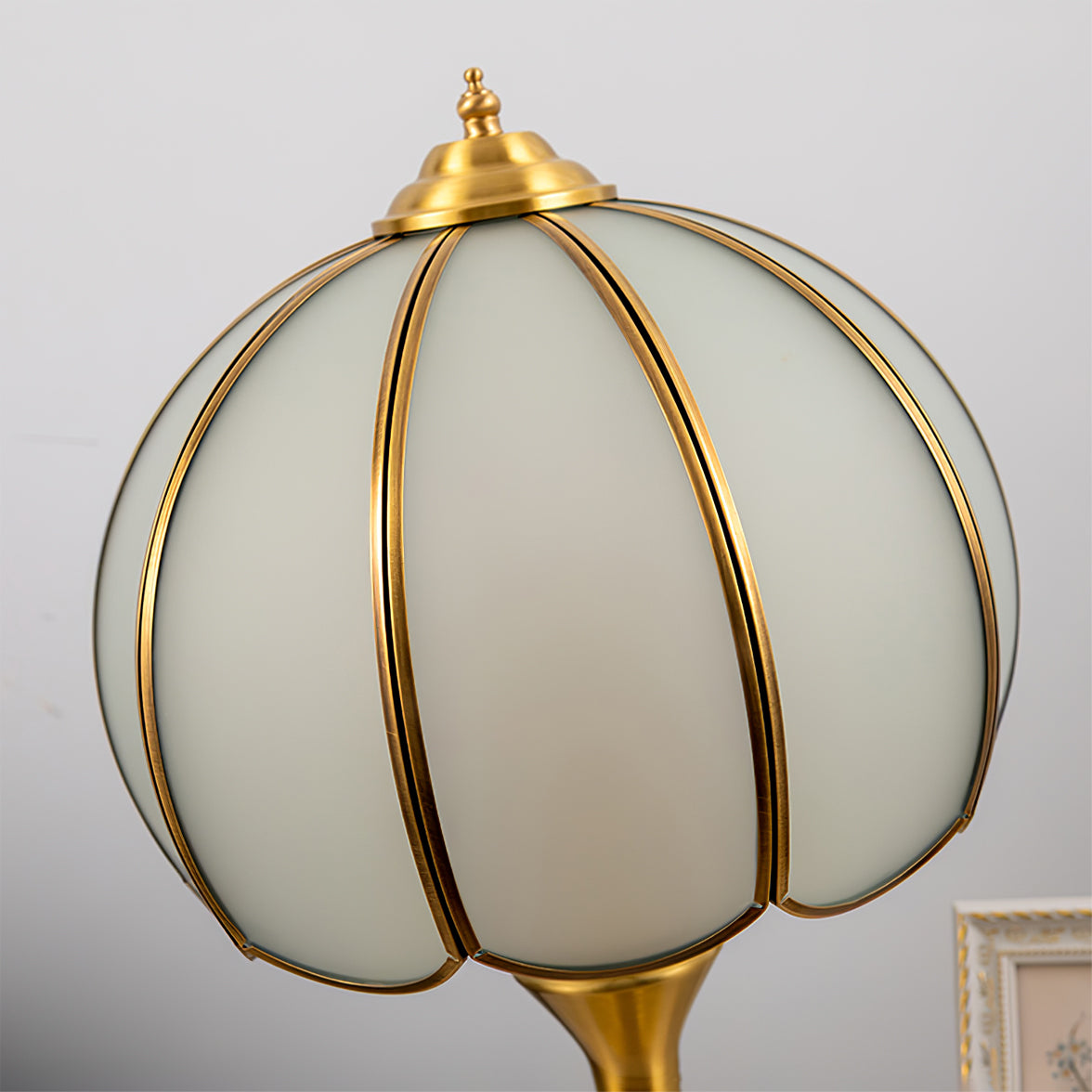 ChicGlow - Vintage Inspired Table Lamp