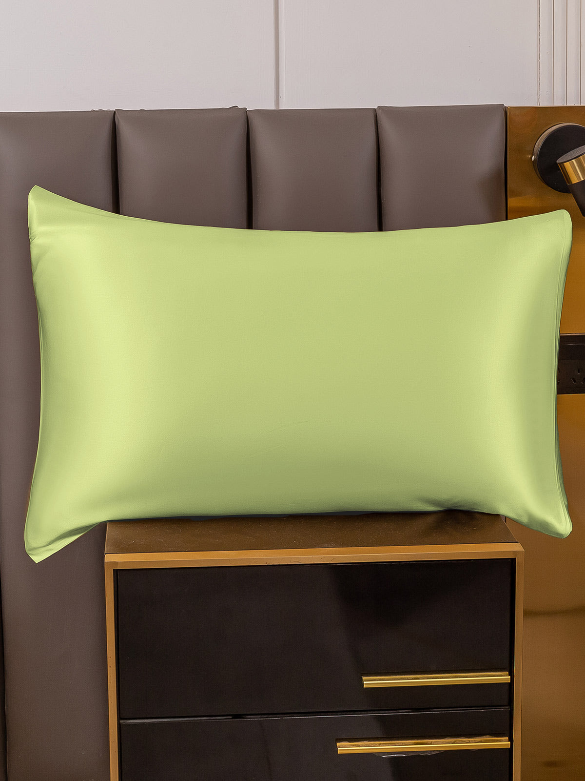 Smooth & Secure Closure Pillowcase Dreamardi