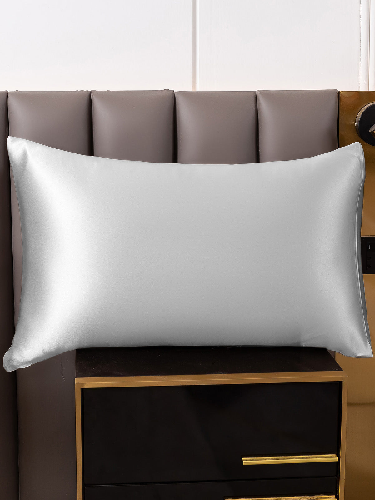 Smooth & Secure Closure Pillowcase Dreamardi