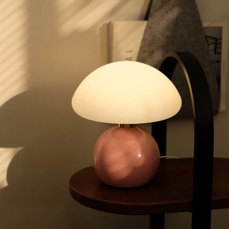 MushGlow - Chic Modern Silhouette Table Lamp