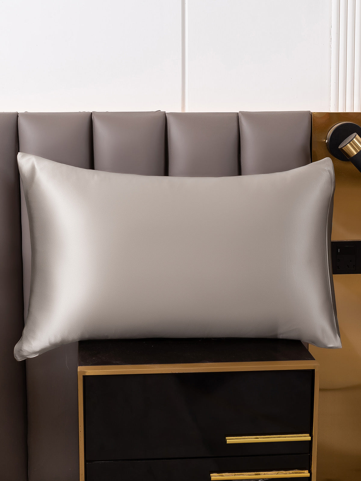 Smooth & Secure Closure Pillowcase Dreamardi